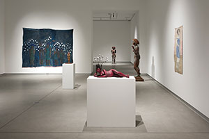 Installation photography / 
Alison Saar: Of Aether and Earthe / 
Benton Museum of Art at Pomona College