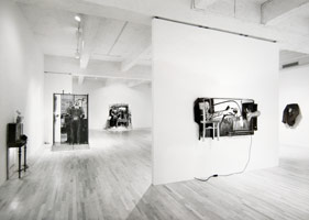 Edward Kienhholz and Nancy Reddin Kienholz / installation photography, 1989
