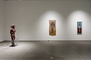 Installation photography / 
Alison Saar: Of Aether and Earthe / 
Benton Museum of Art at Pomona College