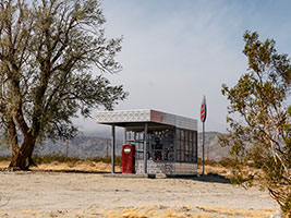 Installation photography / Desert X 2025 / Alison Saar: Soul Service Station / Photography by Lance Gerber