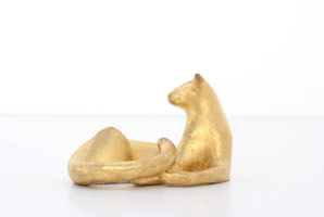 Gwynn Murrill / 
Little Gold Cat 6, 2005 - 2006 / 
      bronze with Burmese gold leaf / 
      1 3/4 x 2 1/2 x 1 3/4 in. (4.4 x 6.4 x 4.4 cm)