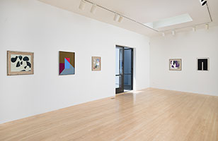 Installation photography / 
Frederick Hammersley: Out of the Blue