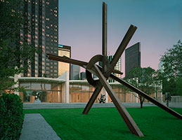 Mark di Suvero / 
Eviva Amore, 2001 / 
Steel / 
424 x 564 x 360 in (1076.9 x 1430 x 914.4 cm) / 
Raymond and Patsy Nasher Collection, Nasher
Sculpture Center, Dallas