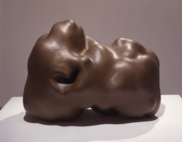 Bronzoni, 1995 / 
bronze casting / 
21 x 28 1/2 x 21 in (53.3 x 72.4 x 53.3 cm) / 
Private collection
