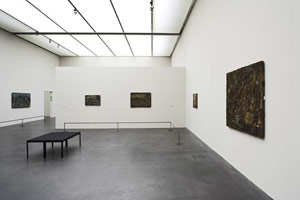 Installation photography, Leon Kossoff: Selected Paintings 1956 - 2000 / Museum of Art Lucerne, 30 April – 24 July 2005 