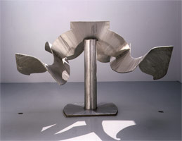 Mark di Suvero / 
Endless Wave, 2001 / 
stainless steel / 
60 x 96 in. (152.4 x 243.8 cm) 
