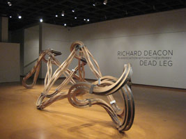 Richard Deacon: Dead Leg installation photography